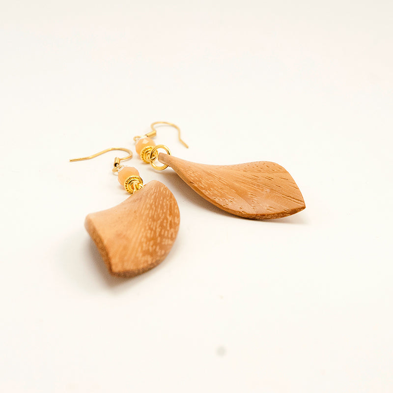 Ihana. Boubinga Wooden Earrings, in Leaf Shape with Wood beads. A170-2